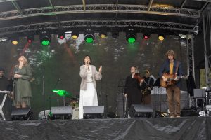 Ichthus šlovinimo muzikos grupė, nuotr. aut. Erlendas Bartulis Ichthus šlovinimo muzikos grupė, nuotr. aut. Erlendas Bartulis
